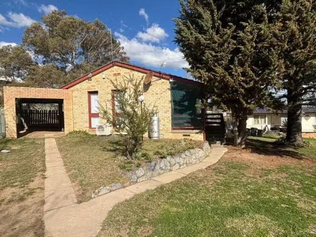 33 Northcott Street, Armidale House for rent Listed by Proper.