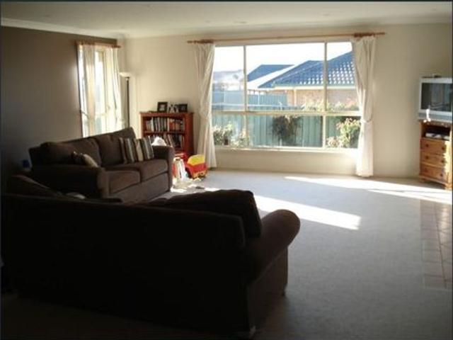 33 Northstoke Way, Orange NSW 2800