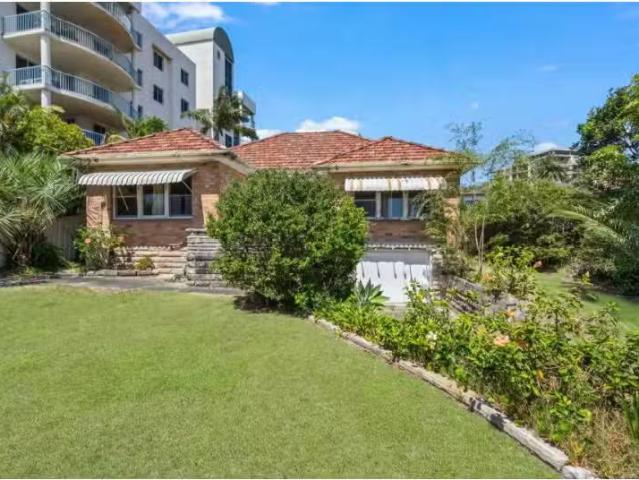 33 Ocean Pde, The Entrance House for rent Listed by Michelle.