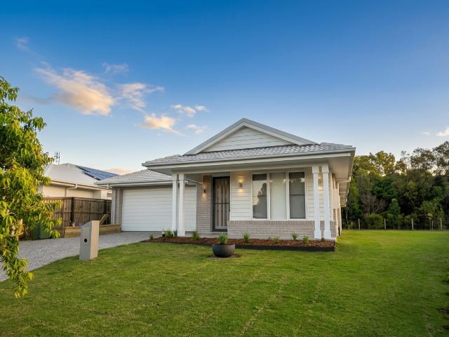 33 Oceanview Street, POINT VERNON, QLD 4655