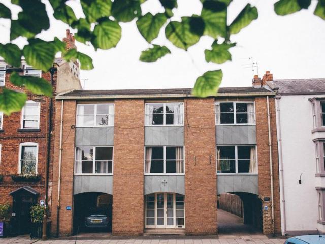 33 Old Elvet, Durham 7 bed private hall to rent £888 pcm £205 pw
