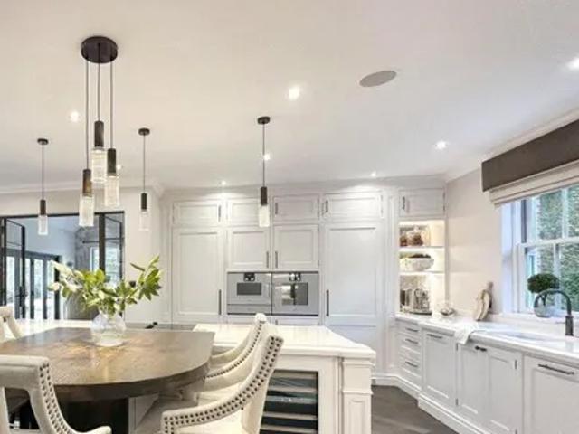 33 Pembridge Square, London, W2 4DT, United Kingdom | 4 bed apartment for rent #139403466 | Rentberry