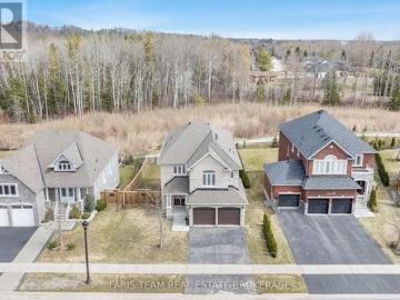 33 Pearl Street, Wasaga Beach, ON, L9Z 0G9 house for sale | Listing ID S13063 | Royal LePage