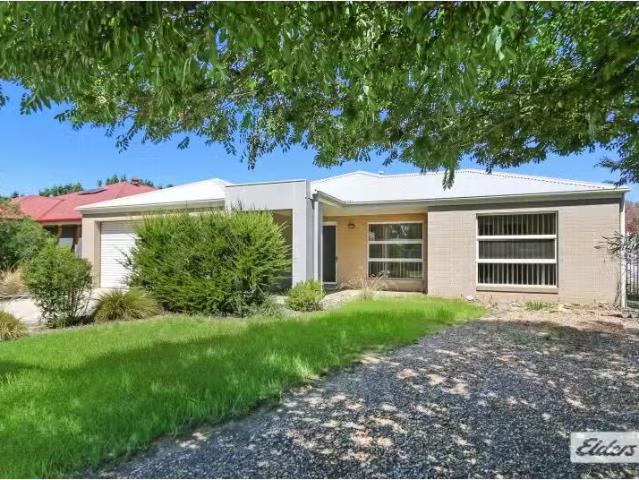 33 Princeton Court, Thurgoona House for rent Listed by Jenna.