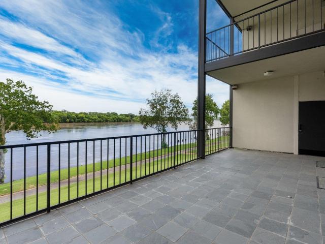 33 Riverpoint Road