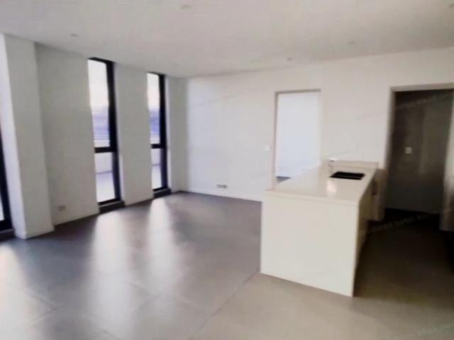 33 Rothschild Ave, Sydney