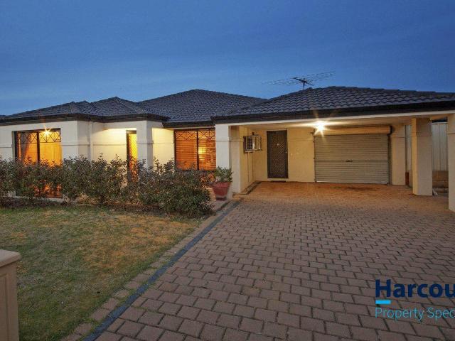 33 Sciano Avenue, SUCCESS, WA 6164