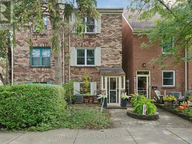 33 Sandstone Lane, Toronto, ON, M4J 4Z8 house for sale | Listing ID E14040 | Royal LePage