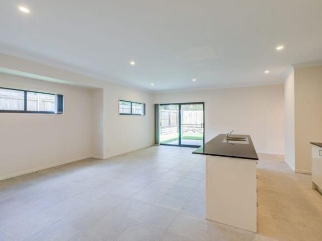 33 Soho Way, Logan Reserve
