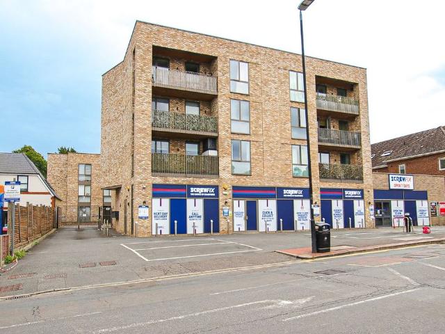 33 Stafford Road, Wallington SM6, 2 bed flat to rent, £1,800 pcm | PrimeLocation