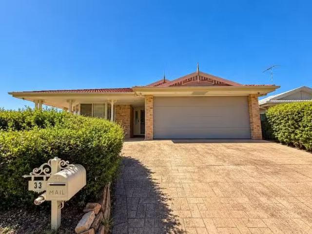 33 Sunningdale Drive, GLENMORE PARK House for rent Listed by.