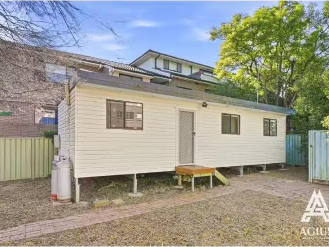 33A King Street, Penrith House for rent Listed by Denise Aboo.