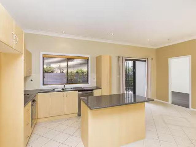 33A John Street, Belmont North, NSW 2280