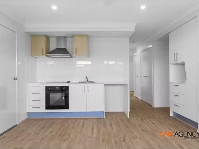 33a Lilac Ave, Lochinvar Apartment for rent Listed by Carmen.