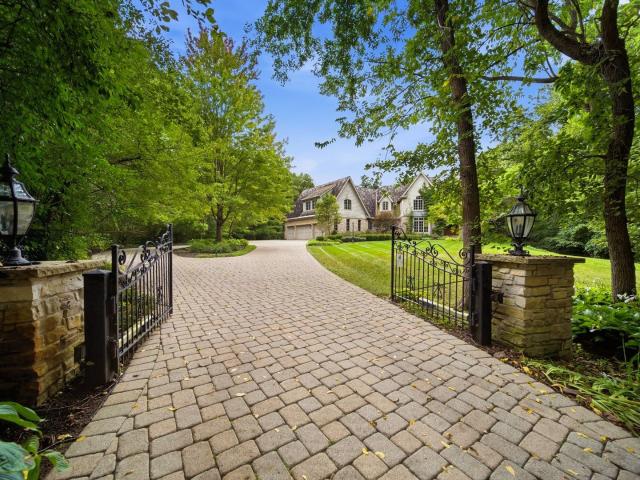 33W551 Hub Road