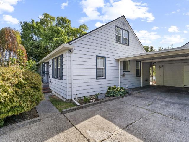 3005 NE 49TH ST