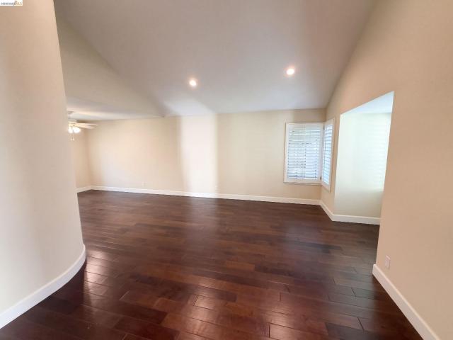 3005 Calle De La Mesa