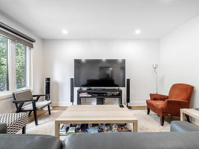 3006 Rue Biret, Montréal Saint Laurent, QC H4R