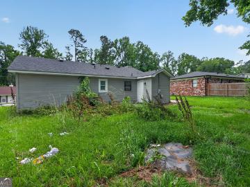 3007 Mistletoe Avenue