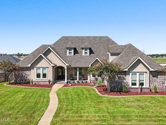 3008 Oakleigh Cir, Ocean Springs, MS 39564