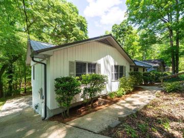 3008 Lake Park Circle