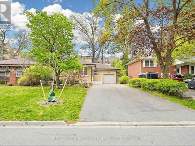3009 O'Hagan Drive, Mississauga, ON, L5C 2C4 house for sale | Listing ID W13716 | Royal LePage