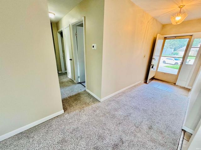 3009 Roanoke Circle