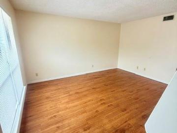 3009 Whisper Oaks Ln # F