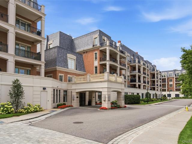 3000 Royal Court 3206