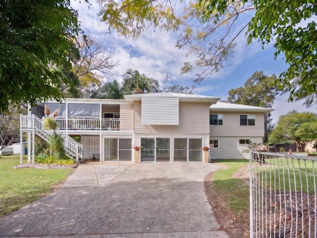 3000m² Ultimate Family Lifestyle Huge Pool, Sheds & Dual Living Potential!