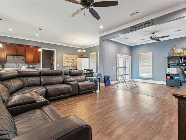 3001 Veronica Drive