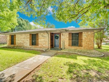3003 Linda Dr, Ennis, TX 75119 | MLS #21232