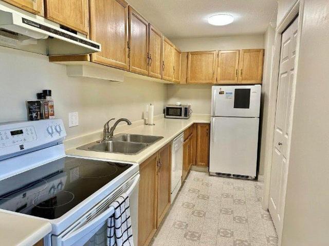 300 139 #322 3033 Ospika Boulevard South 322