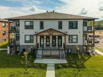 300 645 Rue Légaré, Mont Tremblant, QC, J8E 0S6 lease for le.