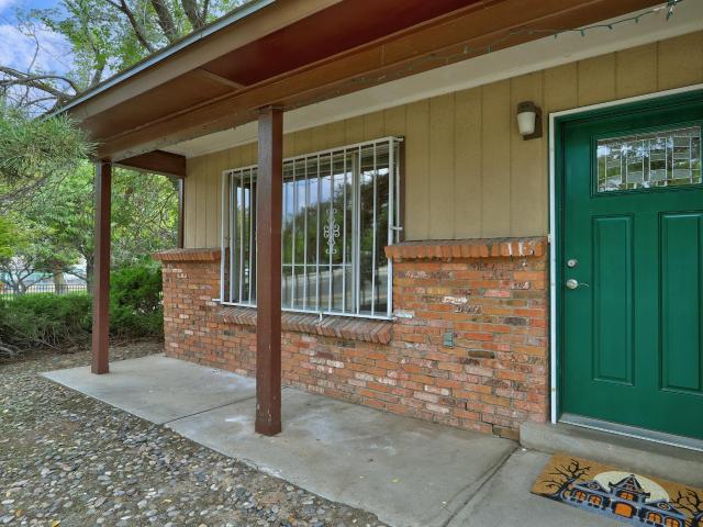300 Aliso Drive SE
