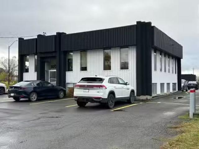 300 Boul. Lachapelle, Saint Jérôme, QC, J7Z 7L2 commercial f.