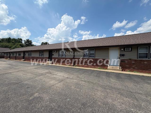 300 C2 Vaught St, 1 bed, 1 full bath