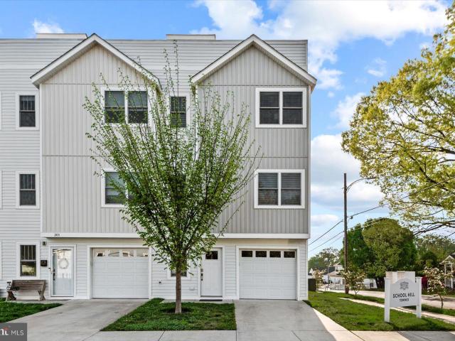 300 Douglas Ave, Colonial Beach, VA 22443 | MLS #VAWE2011