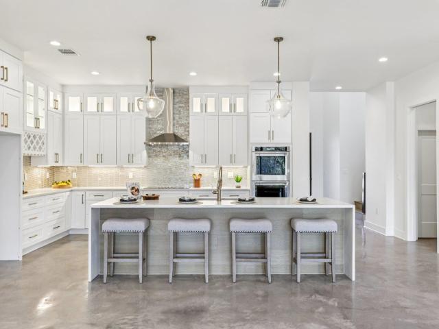 300 Deer Drive, Sunrise Beach, US, TX