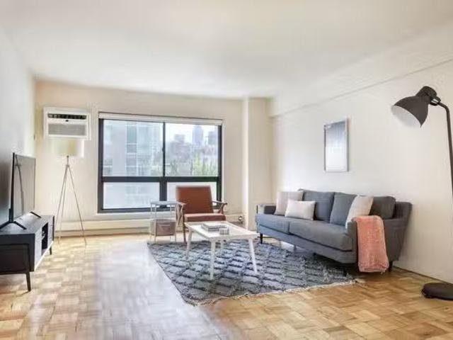 300 E 51st St, Midtown East 2 Bedroom 2 Bath