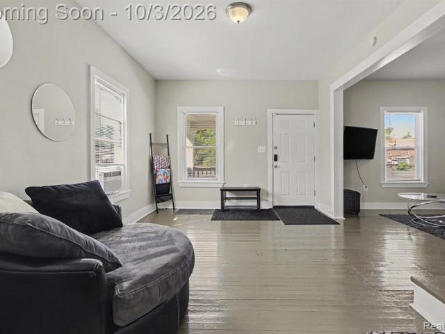 300 E Euclid Street