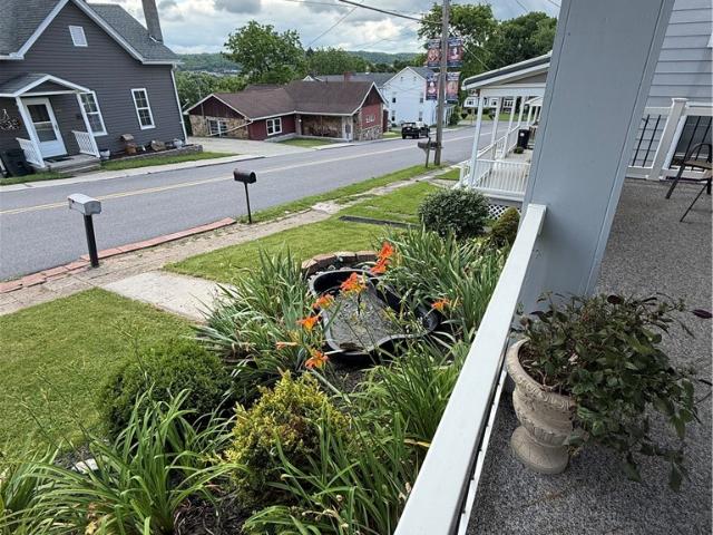 300 E Main St