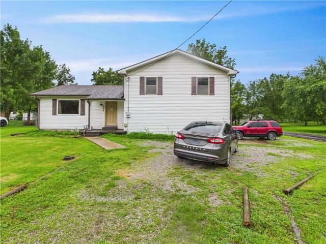 300 E Mason St, La Monte, MO 65337 | MLS #2563