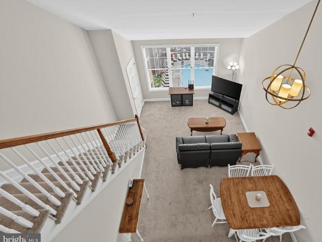 300 Elm Street W # 2413