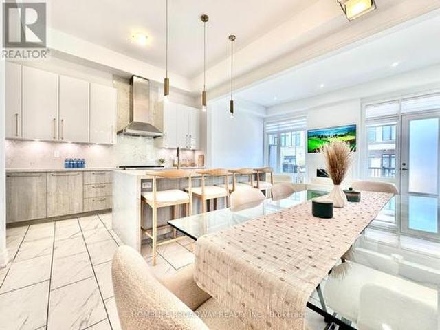 300 King Road, Richmond Hill, ON, L4E 1H4 house for sale | Listing ID N13554 | Royal LePage