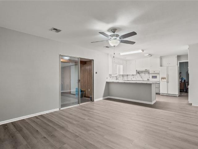 300 Hackberry Street