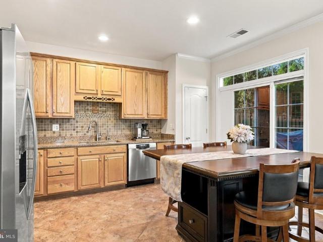 300 London Downs Circle