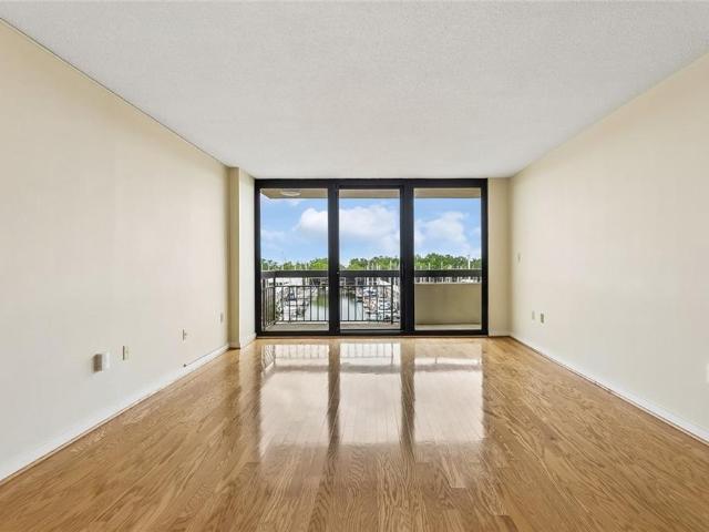 300 Lake Marina Avenue # 5BW