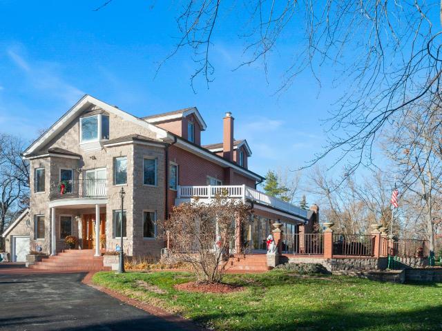 300 N Bradley Road, Lake Forest, US, IL