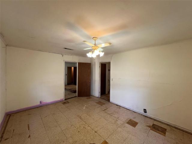 300 S Elm Ave